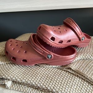 Metallic pink crocs. Mens 8, Womens 10. Lightly worn.